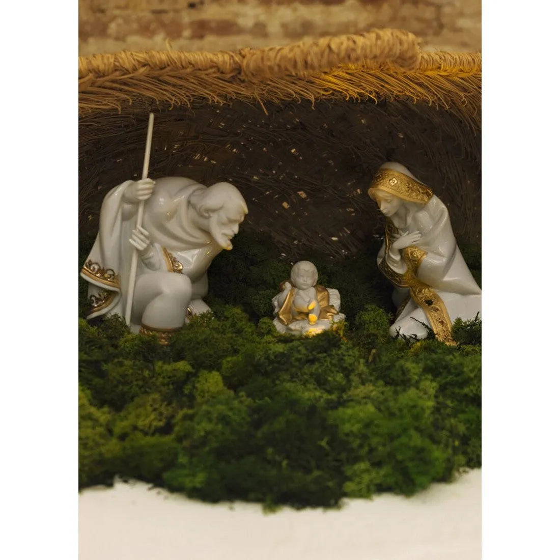 Baby Jesus Nativity Figurine - Golden Lustre (Lladro Special Order)