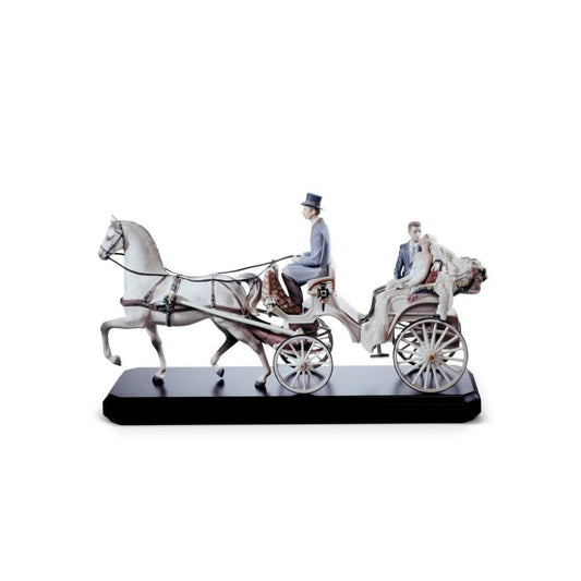 Bridal Carriage Couple Sculpture (Limited Edition) (Lladro Special Order)