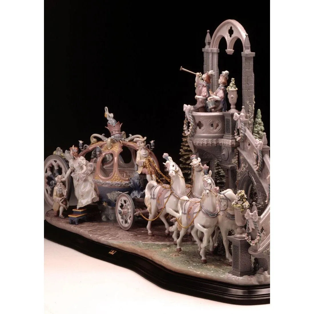 Cinderella's Arrival Sculpture (Limited Edition) (Lladro Special Order)