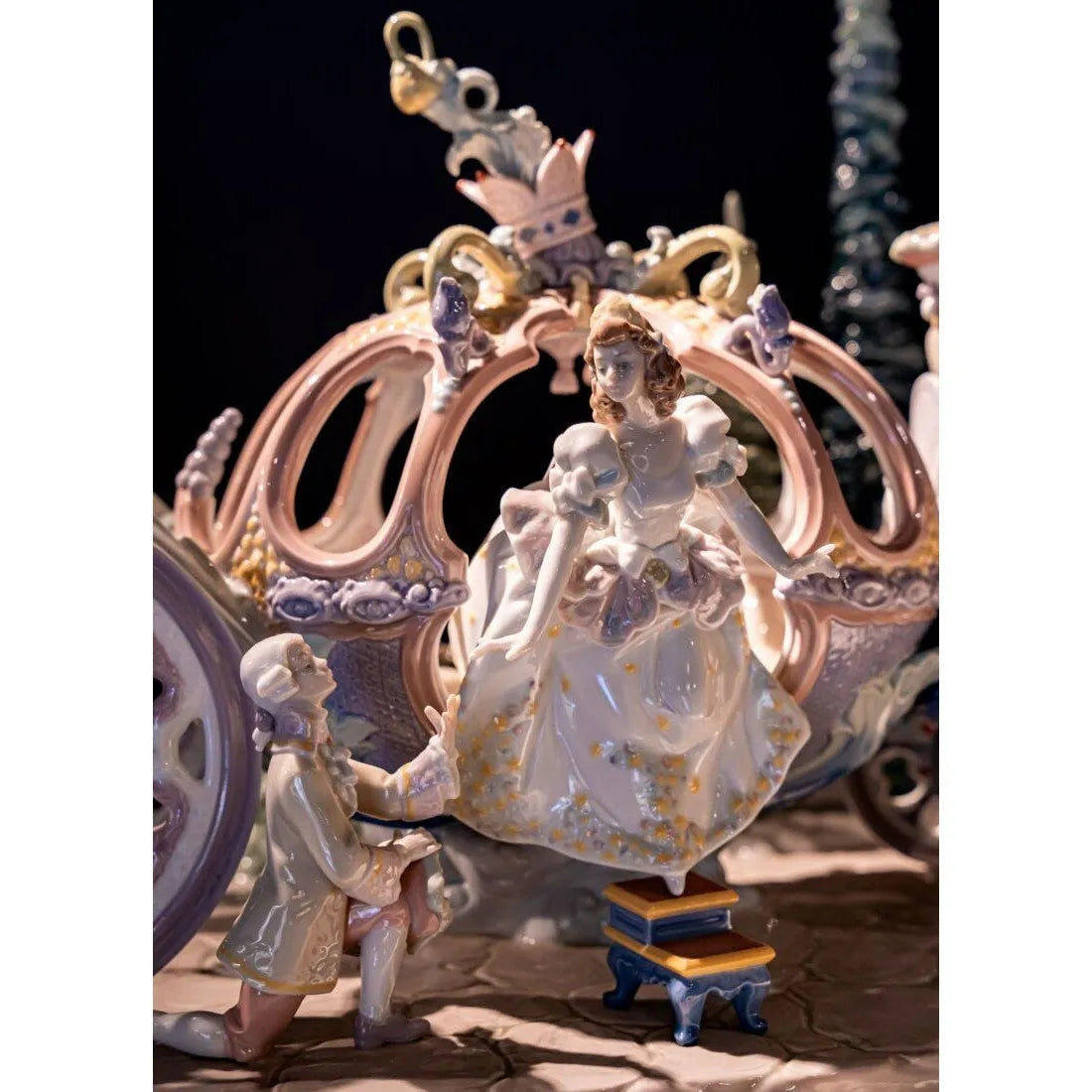 Cinderella's Arrival Sculpture (Limited Edition) (Lladro Special Order)