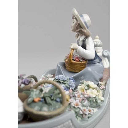 Flowers Forever Girls Sculpture (Lladro Special Order)