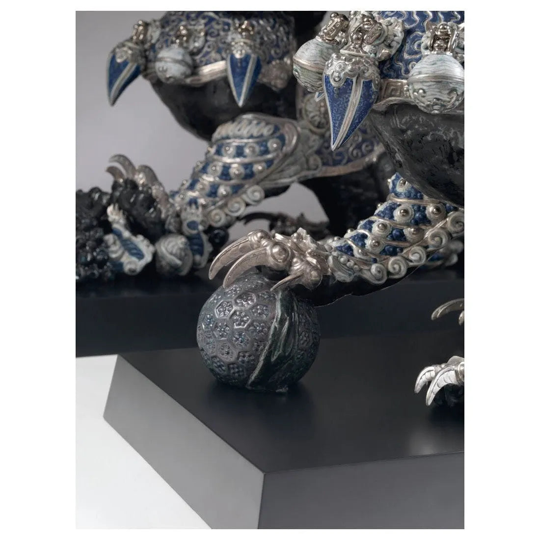 Guardian Lion Sculpture - Black (Limited Edition) (Lladro Special Order)