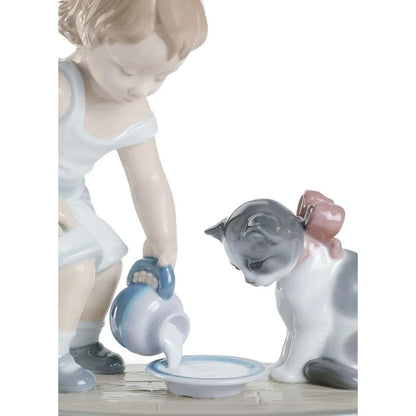 Kitty's Breakfast Time Figurine (Lladro Special Order)