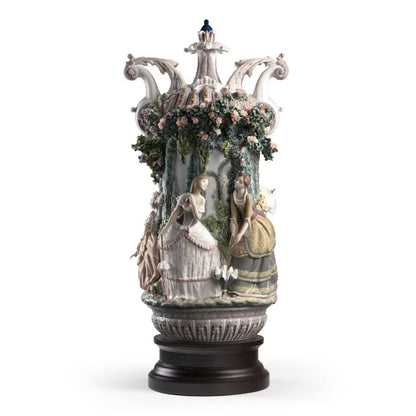 Ladies From Aranjuez Vase (Limited Edition) (Lladro Special Order)