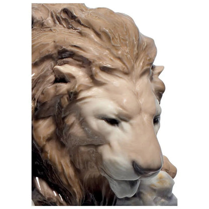 Lion Pouncing Figurine (Lladro Special Order)