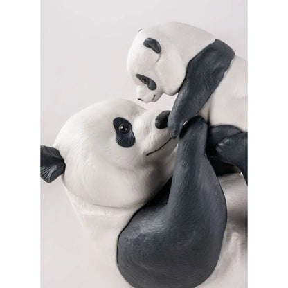 Mommy Panda Sculpture (Lladro Special Order)