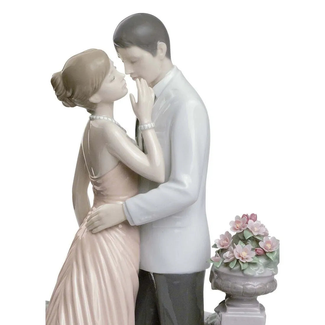 Moonlight Love Couple Figurine (Limited Edition) (Lladro Special Order)