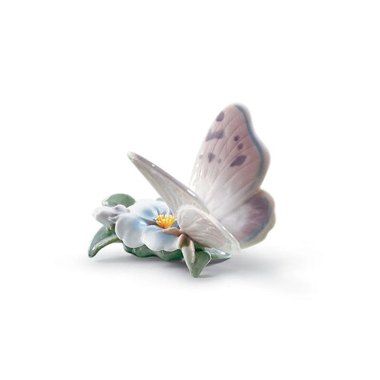 Refreshing Pause Butterfly Figurine (Lladro Special Order)