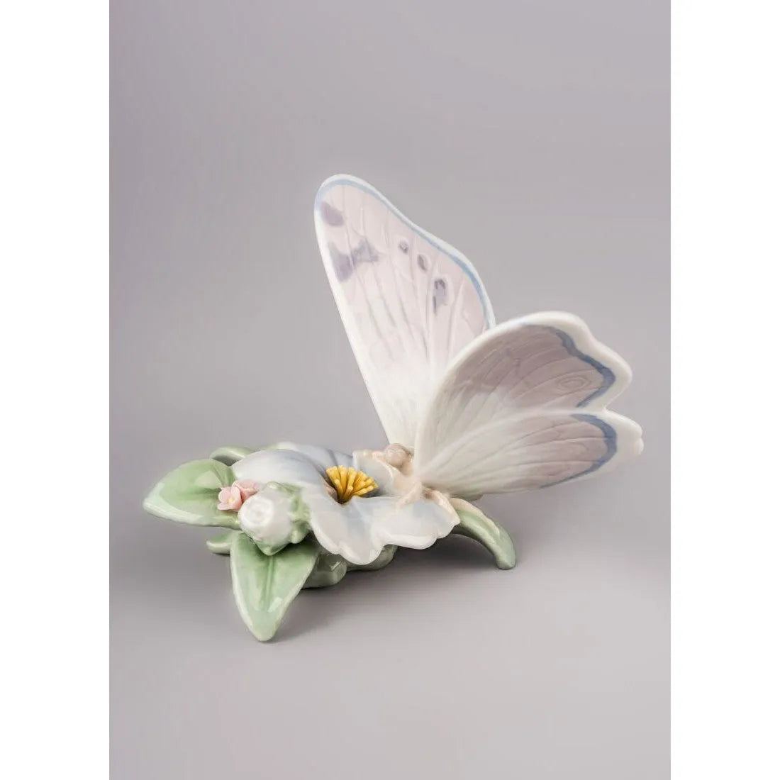 Refreshing Pause Butterfly Figurine (Lladro Special Order)