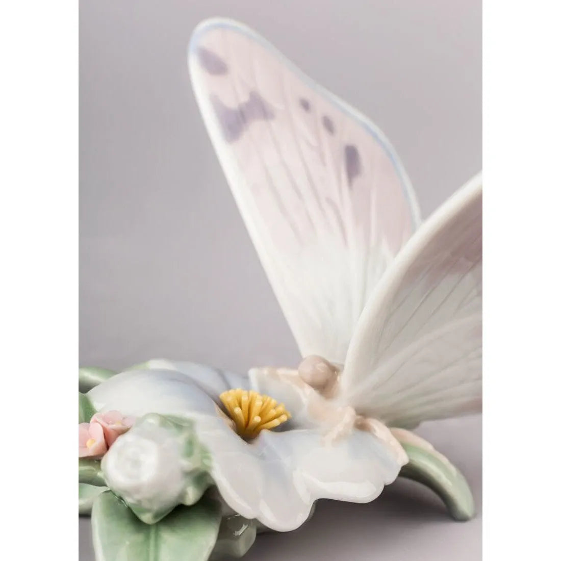 Refreshing Pause Butterfly Figurine (Lladro Special Order)