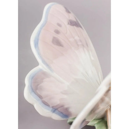 Refreshing Pause Butterfly Figurine (Lladro Special Order)