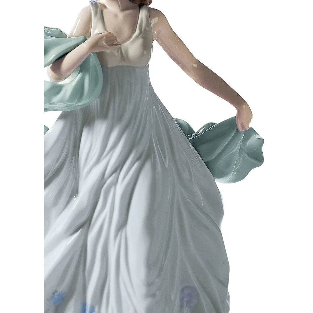 Summer Serenade Woman Figurine (Lladro Special Order)