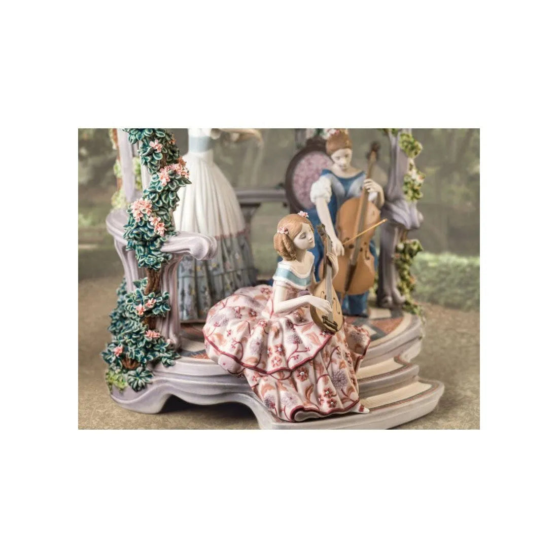 Summertime Symphony Women Sculpture (Limited Edition) (Lladro Special Order)