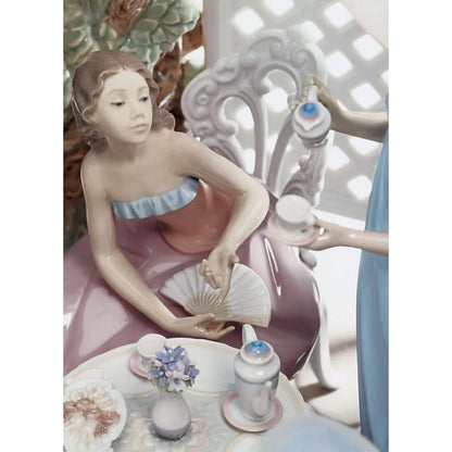 Tea In The Garden Women Sculpture (Limited Edition) (Lladro Special Order)