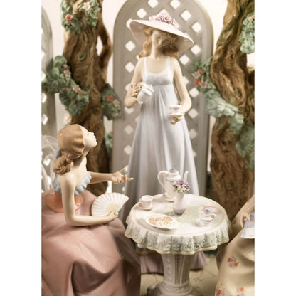 Tea In The Garden Women Sculpture (Limited Edition) (Lladro Special Order)