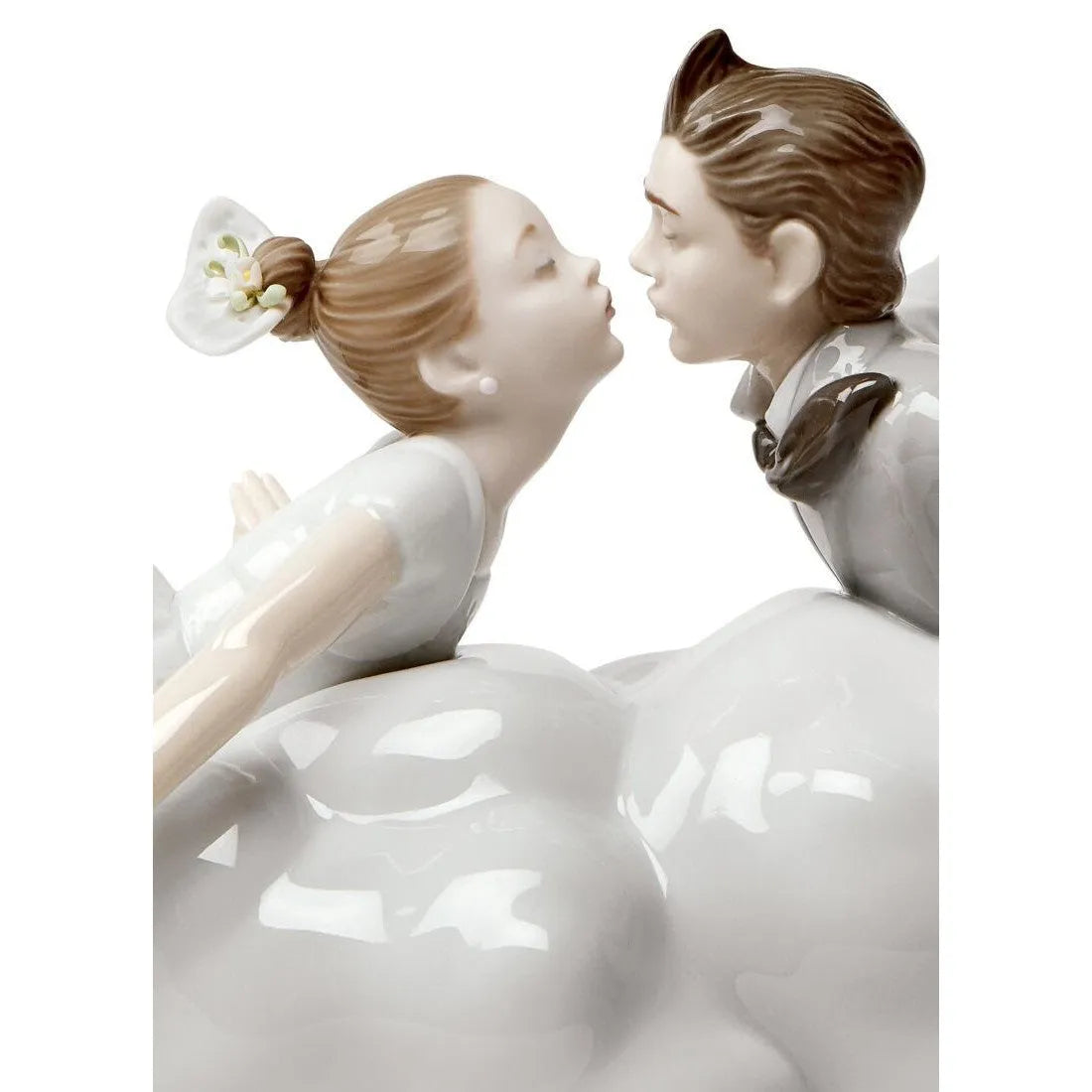 Wedding In The Air Couple Figurine (Lladro Special Order)